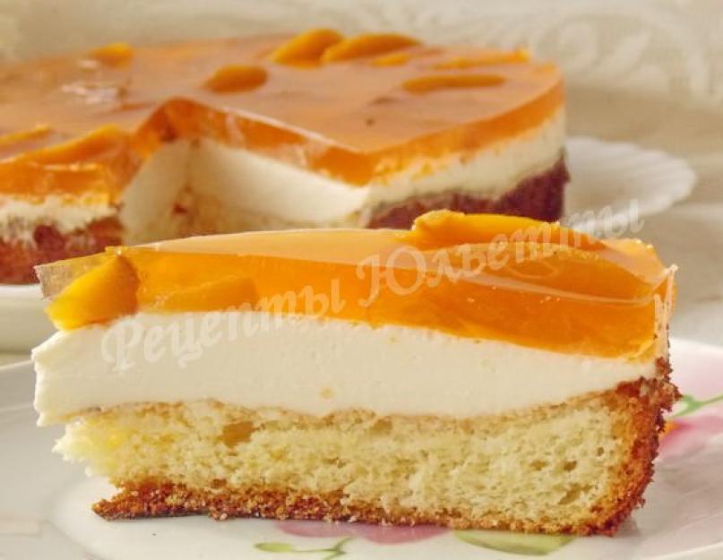 Бисквитный пирог с персиками в желе. Желейный торт с персиками